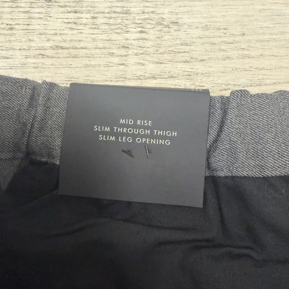 Brand New With Tags (NWT) Men's Banana Republic Slim Fit Tailored Dress Pants